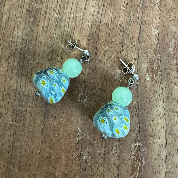 Artisan hand made white flower glass‎ bead dangle earrings for pierced ears - Picture 1 of 5